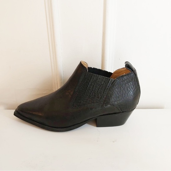 𝅺Frank & Oak Leather Chelsea Boots Black - Picture 1 of 6
